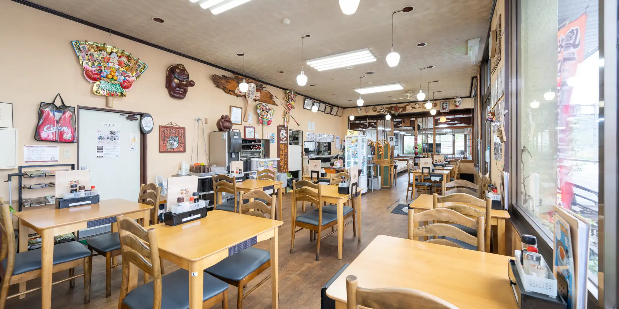 ドライブインミッキー庄原本店内観２